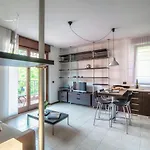Joivy Splendid Flat W Terrace Near Apartman Como
